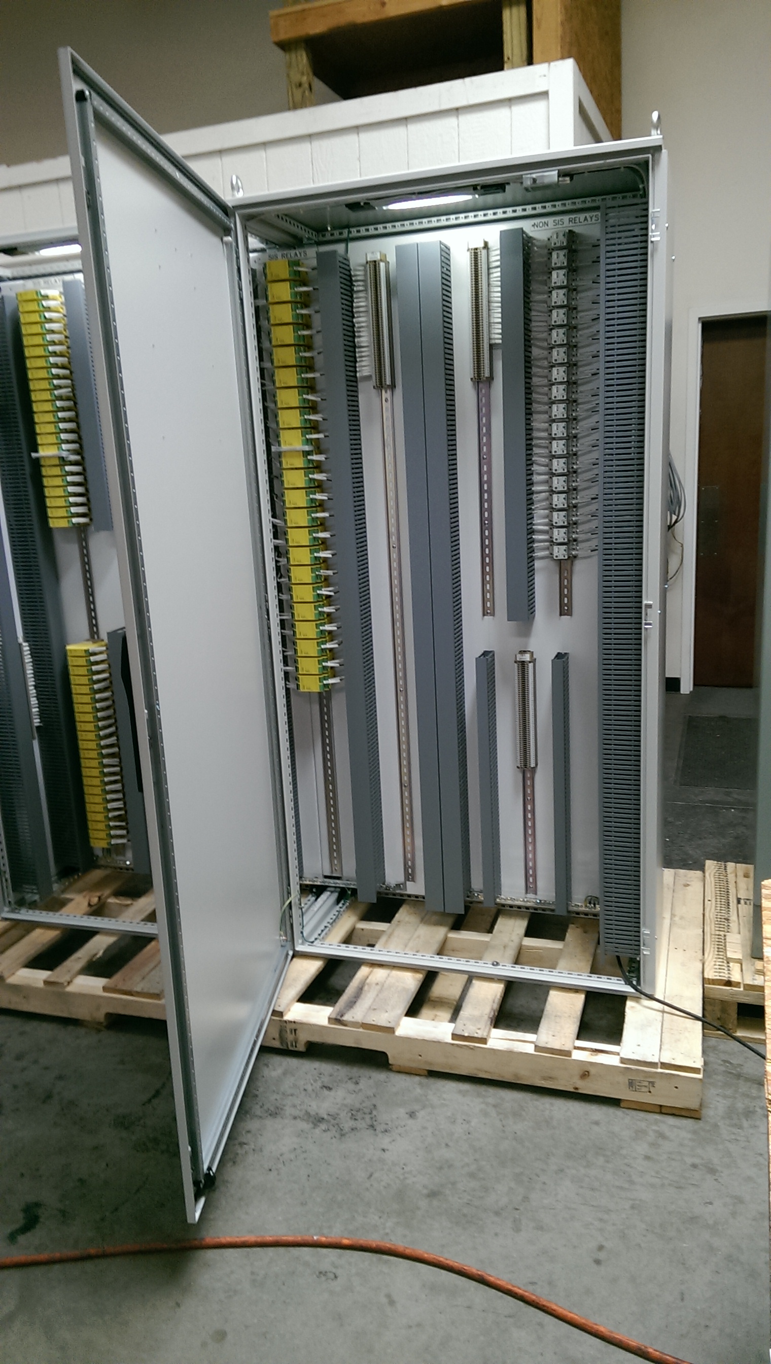 Interposing Relay Panel QT Corporation